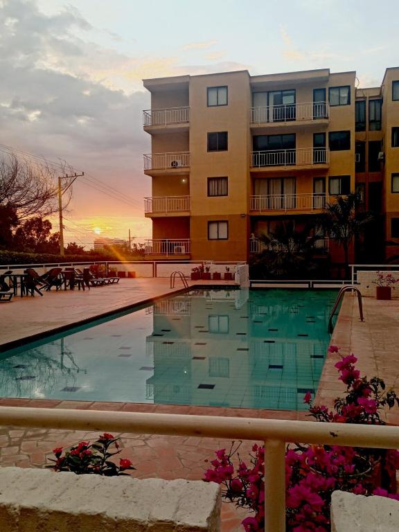 Apartamento vista al Mar-Montaña-Piscina-Parking - 1