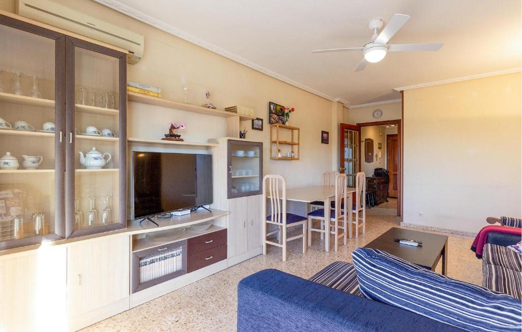 3 Bedroom Lovely Apartment In Santa Pola - 4