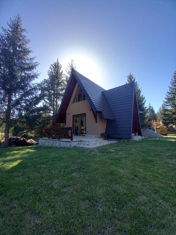 Mountain House Tadić 3 - 5