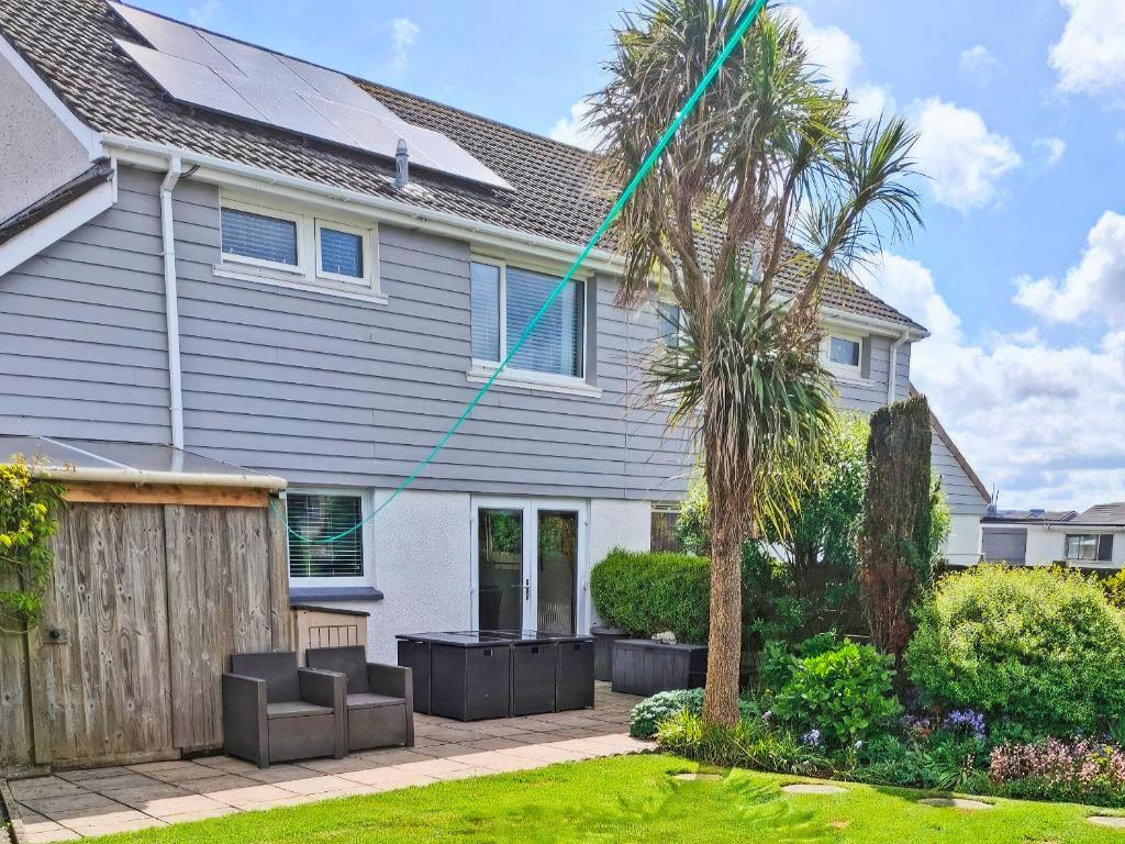 Sweet Briar, a dog-friendly whole-house holiday let in Newquay, Cornwall