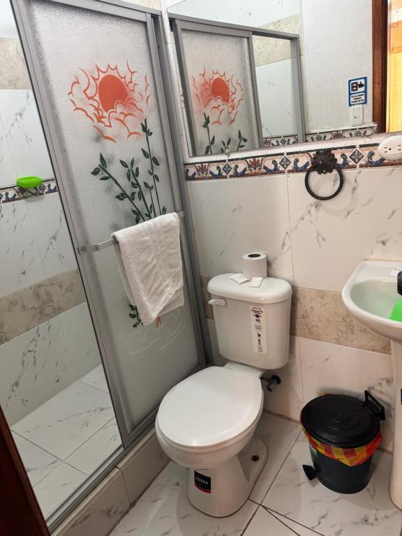 Hostal Hojas - 2