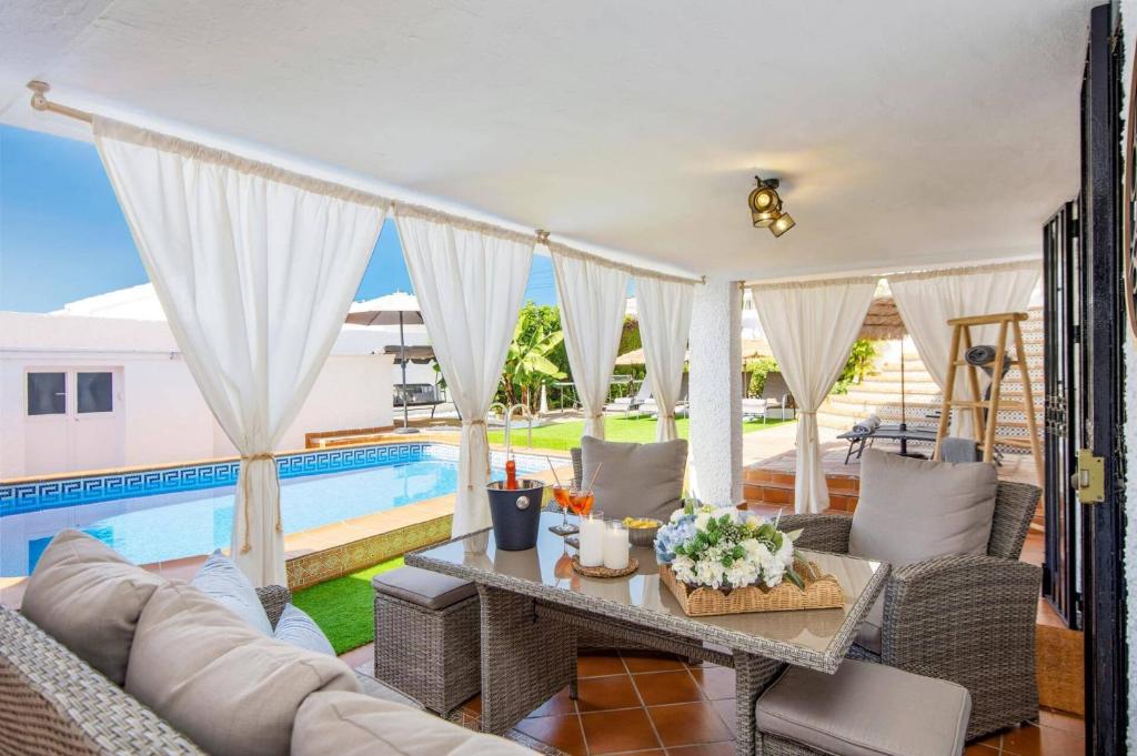 Villa Casa Romero by Villa Plus - 4