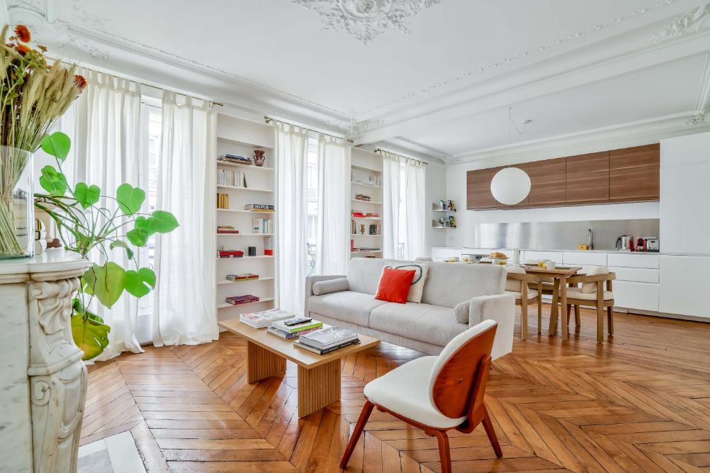Spacious and Charming 2BR Apartment - Paris 16th - 1
