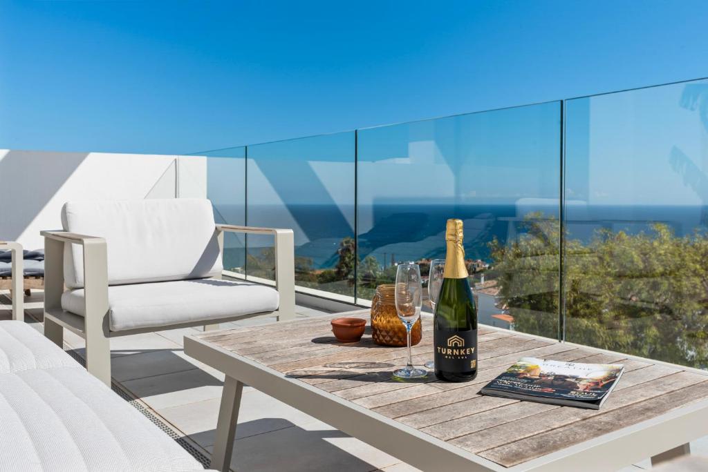 Luxury Penthouse with Big Terrace and Seaviews - 4