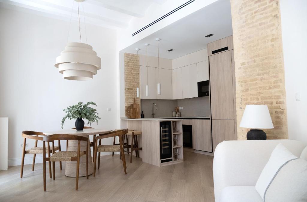 Valencia Boutique Stays - High End Apartment in Ruzafa for long stays - 3