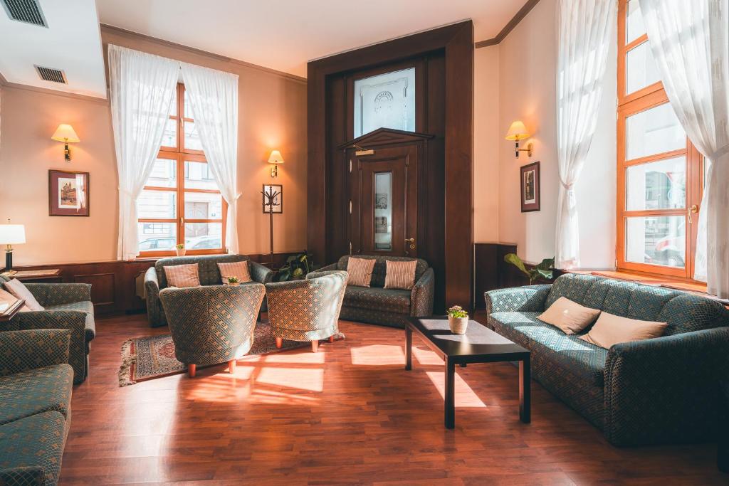 칼튼 호텔 (Carlton Hotel)