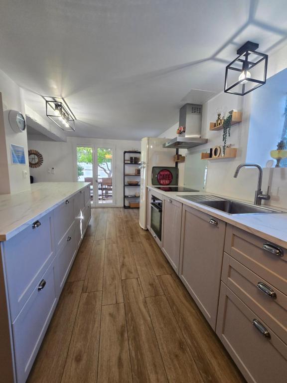 Magnifique villa familiale, 5 chambres, piscine & parking - 3