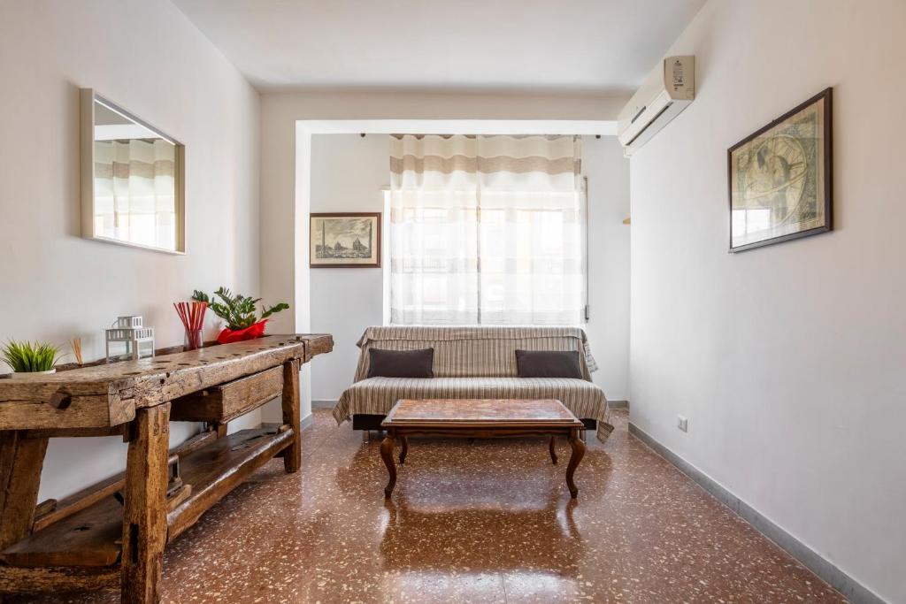 Guest Host - Stylish Apartment near Trastevere! - 3