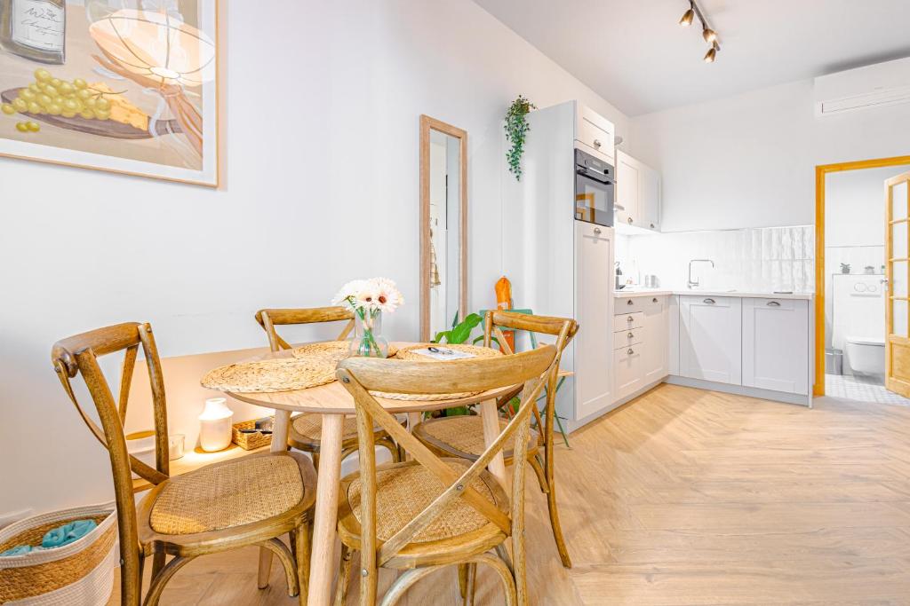 Newly Renovated Gem, Old Antibes - 4