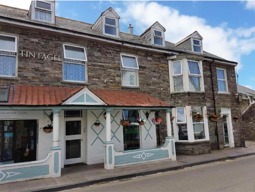 Tintagel Arms Bed and Breakfast photo 3