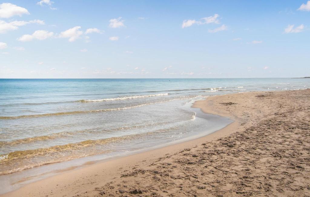 3 Bedroom Lovely Apartment In Santa Pola - 2