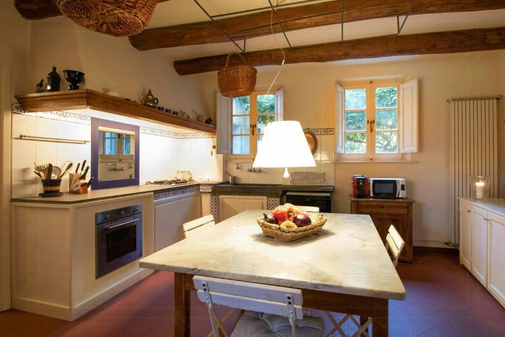 Spacious Villa With Private Pool Near Lucca - 4
