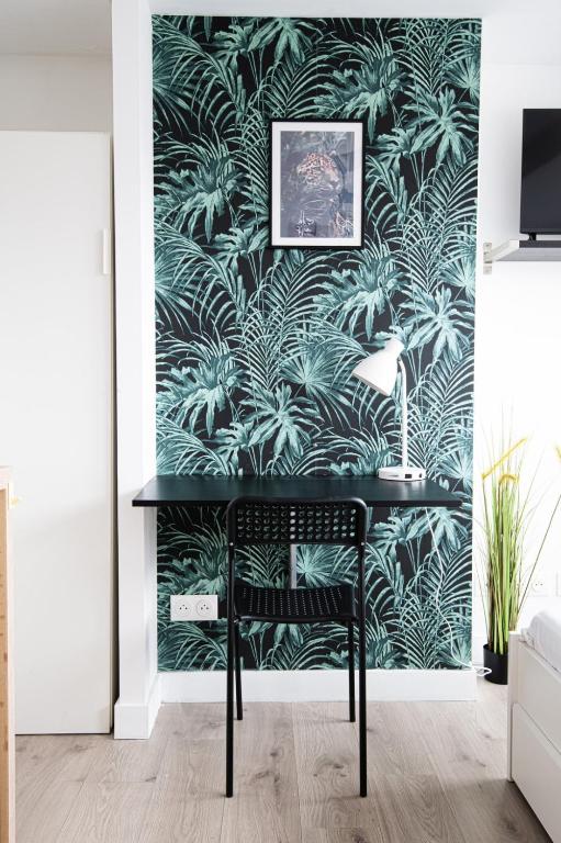 Small Functional Studio – right next to the metro - 3