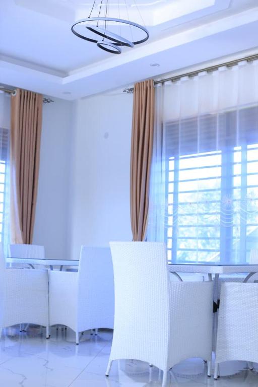 McMillan Hotel의 쾌적한 객실 내부 사진