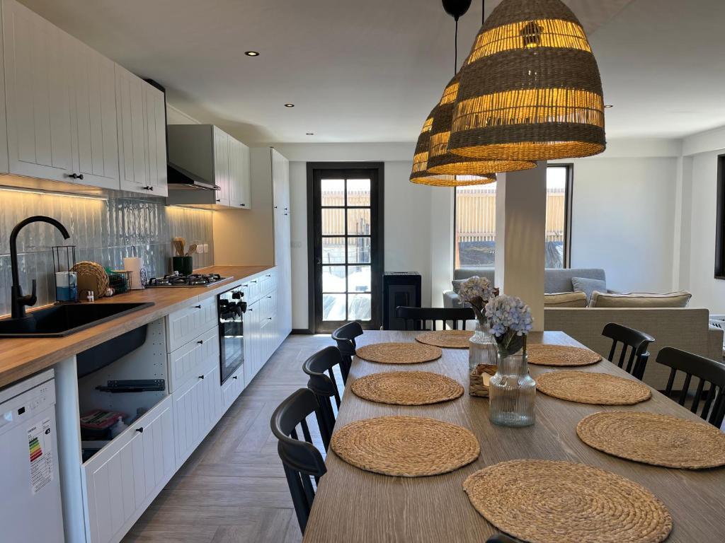 Casa en Laguna de Zapallar a pasos de la playa, recién remodelada - 5