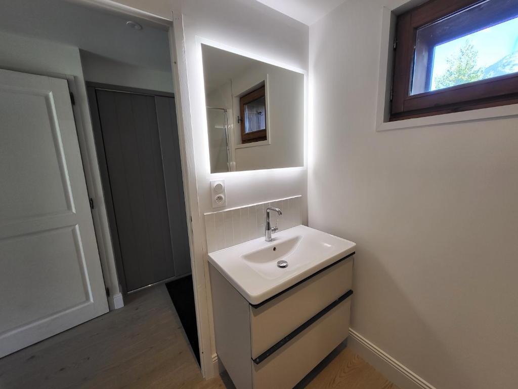 Cascades, 3 bedroom chalet with shared pool. - 3