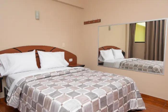 hotel opera - 1