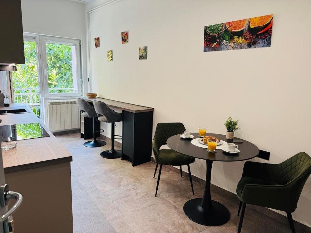 WhiteCity Suite - 5
