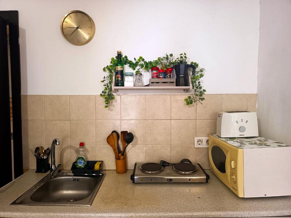 Apartamento Completo Reformado en Arco de Elvira - Centro - 2