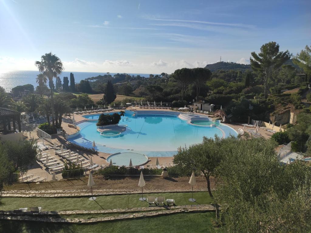 T2 Vue mer, Jardin clos, Village vacances Cap Esterel St Raphaël - 4