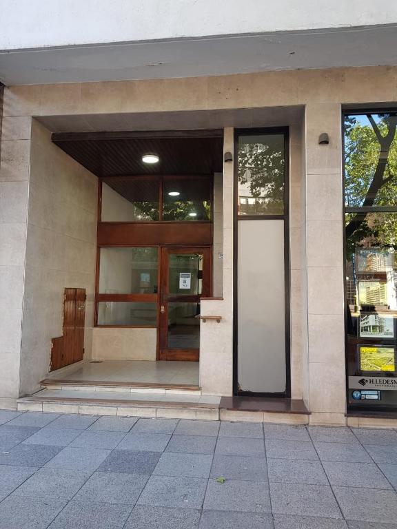 Depto 2 ambientes comodos, Av Luro, zona centro - 3