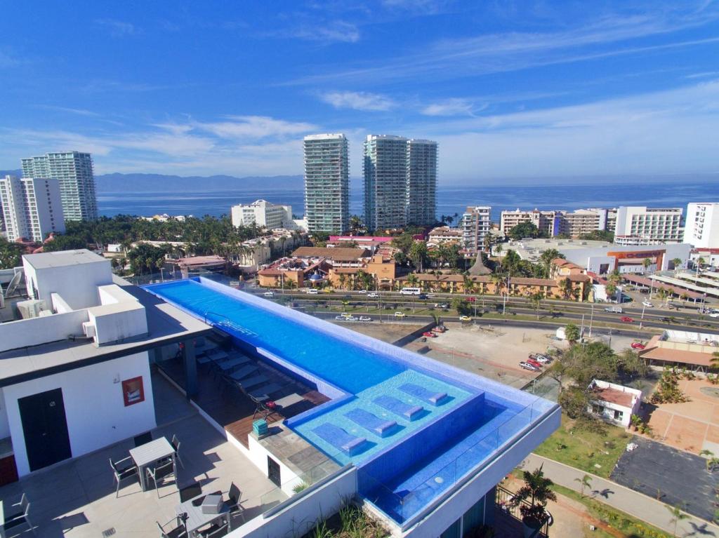 Loft at Zoho Skies | Rooftop Pool & Ocean View - 1