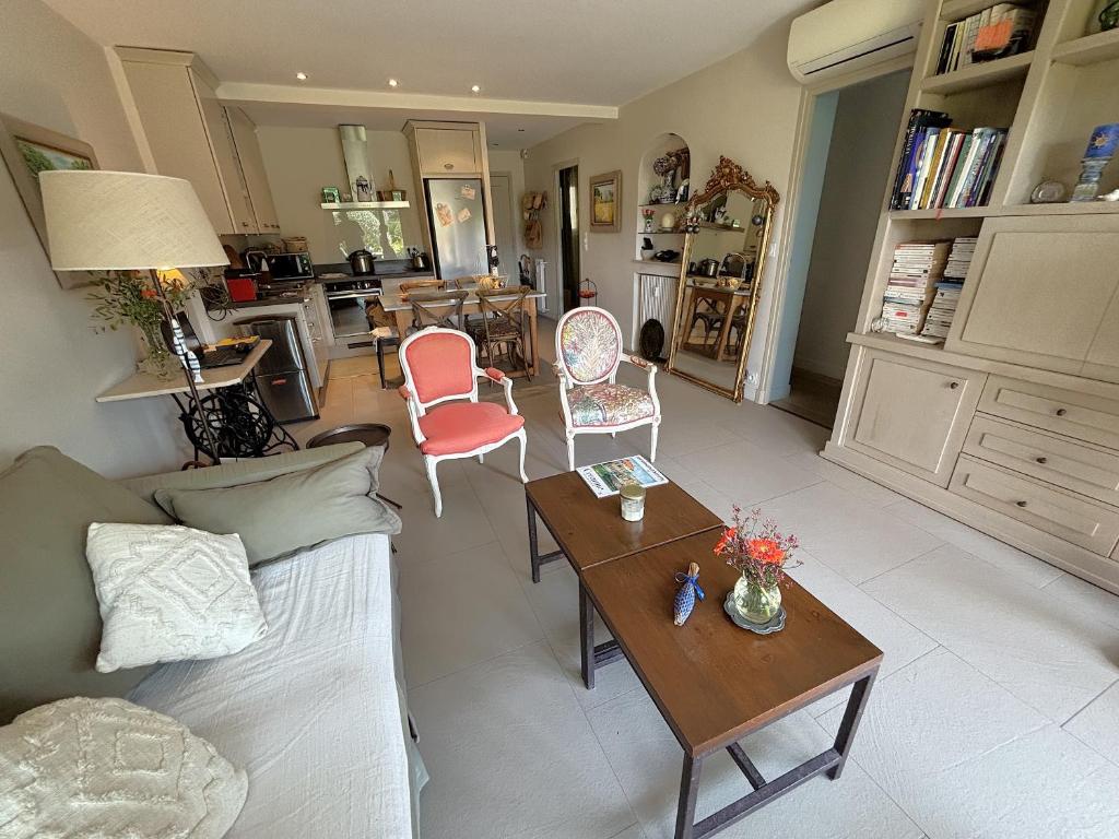 Appartement 2 chambres, terrasses, proche mer et commerces à Saint-Jean Cap Ferrat - 2