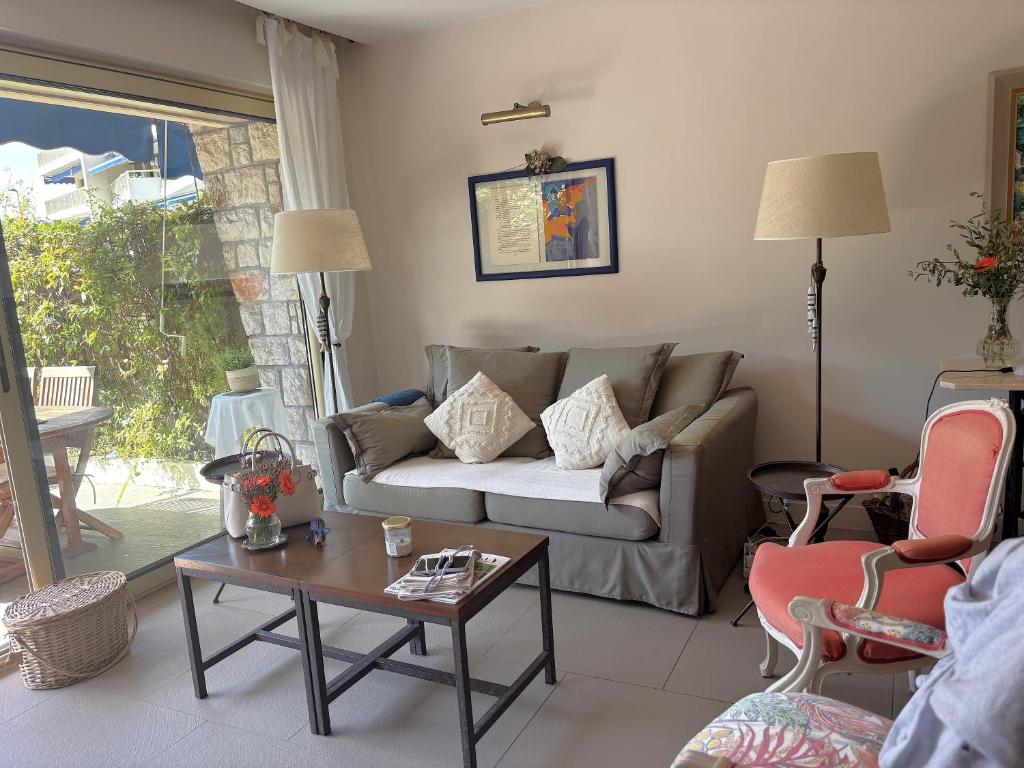 Appartement 2 chambres, terrasses, proche mer et commerces à Saint-Jean Cap Ferrat - 4