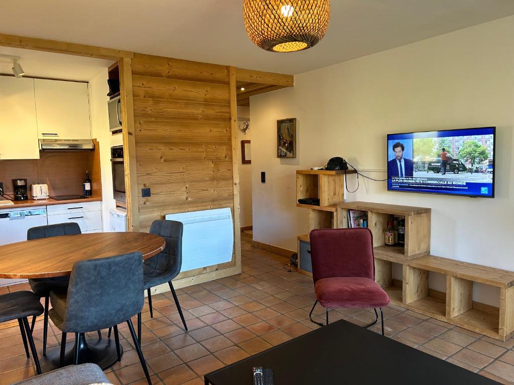 Sunny 2 Bedrooms Apartment for 4 in Megève Jaillet, right on the Ski Slopes - 4