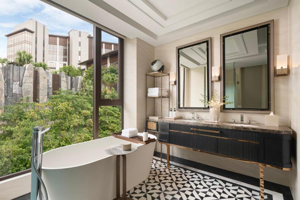 InterContinental Ha Long Bay Resort: Vị trí, đặc điểm, tiện ích, giá bán các hạng phòng & kinh nghiệm đặt phòng