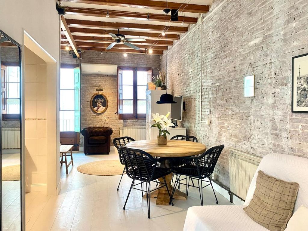 Lovely loft near Barcelona center - 1