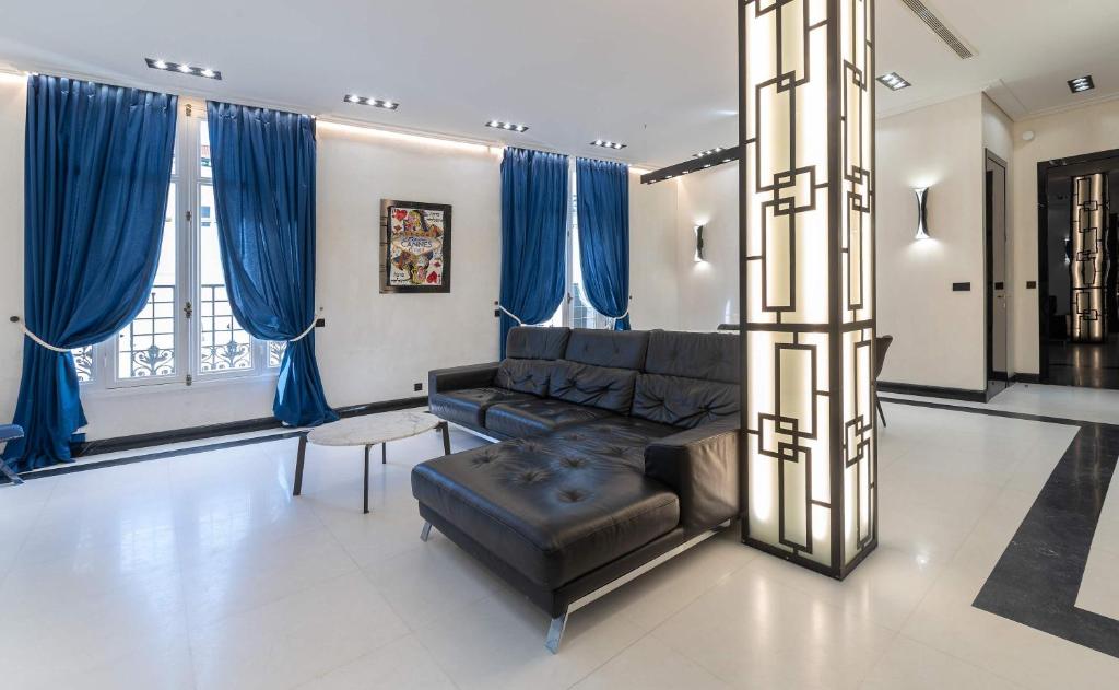 110 m2 golden square, renovated, 20metres croisette, parking private - 4