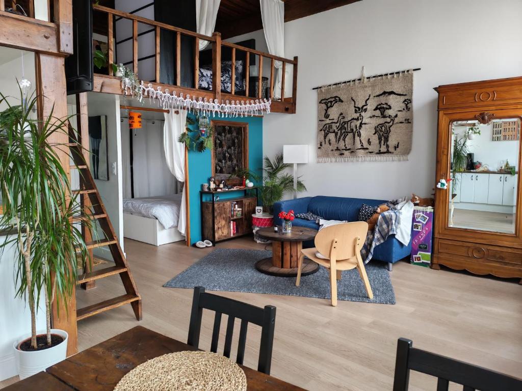 Lyon:superbe canut duplex périmètre Unesco - 1