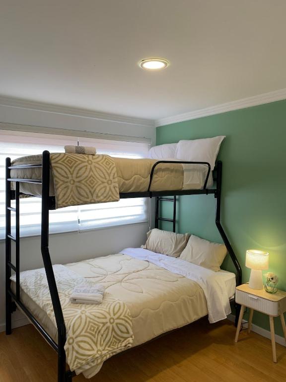 Lucas Host Your home away from home - brand new - 3