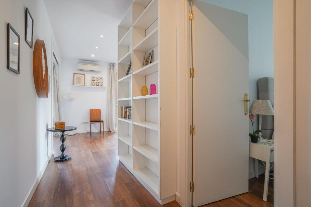 Bright and cozy-2Bedrooms 1Bathroom-Chueca - 2