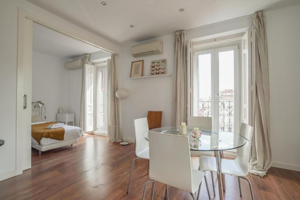 Bright and cozy-2Bedrooms 1Bathroom-Chueca - 3