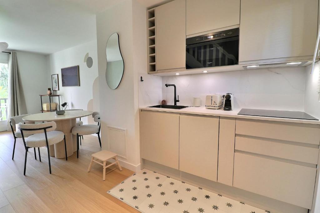 Duplex Familial 2 Chambres avec Parking Privé - 4