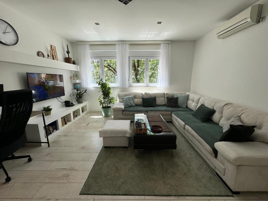 Workspace with Monitor City Center Parking, AC - 5