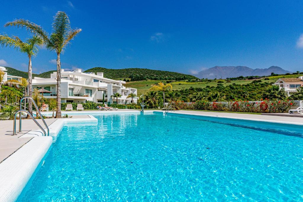 Alcazaba Lagoon Apartment with Private Beach, Pools, Gym, Sauna, Hot Tub & Fully Equipped Kitchen - 4