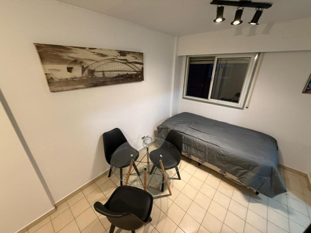 Depto sencillo a la vuelta del patio olmos cerca de todo - 3