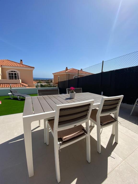 Villa Sea La Vie - 3 Bedrooms, Pool & Sea Views - 4