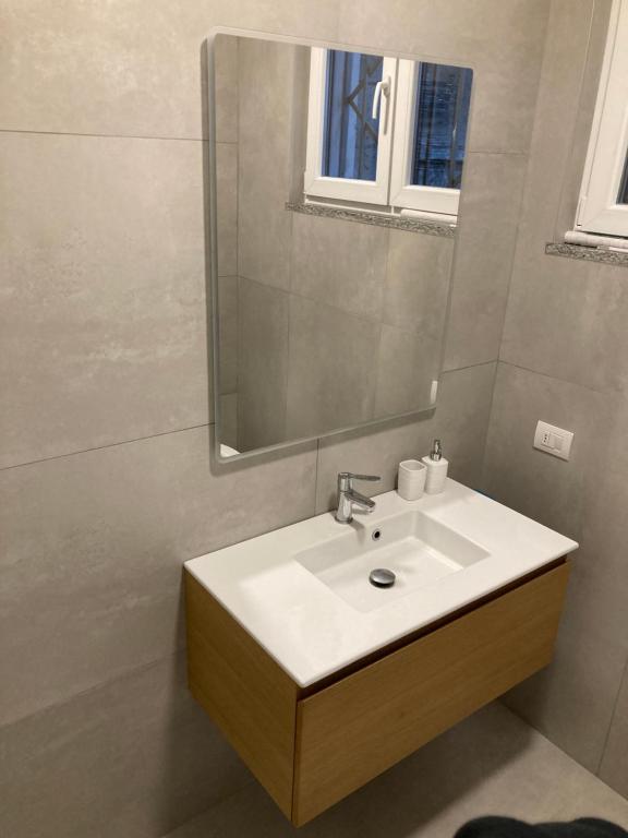 The Lux Apartment Bocconi-Navigli - 2