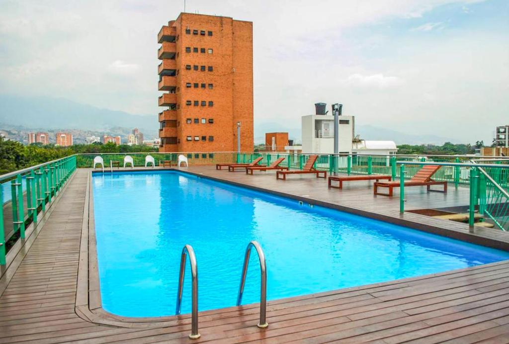 Apto Exclusivo en Cali con Balcón, Piscina y Sauna! Vive una Estancia con Estilo - 2