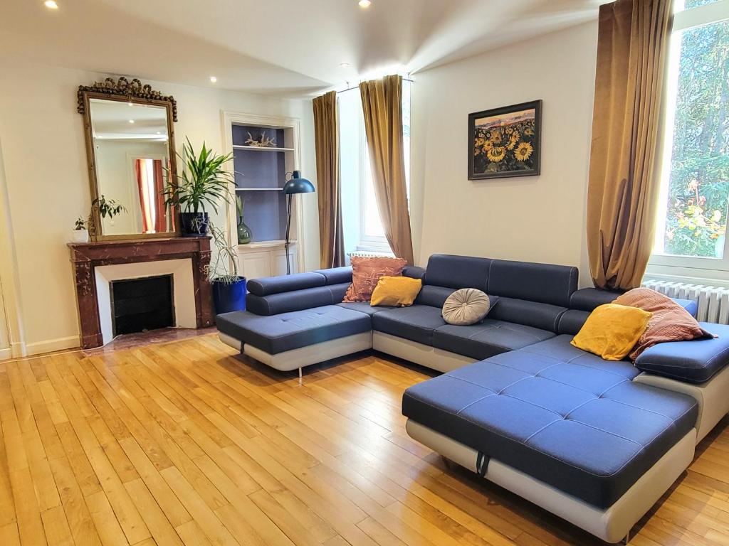 VILLA ILIXON - Appartements privés proche du centre de Luchon, parking, billard, jardin - 3