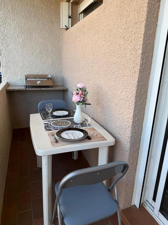 T2 climatisé avec balcon à 50 m de la plage - 2