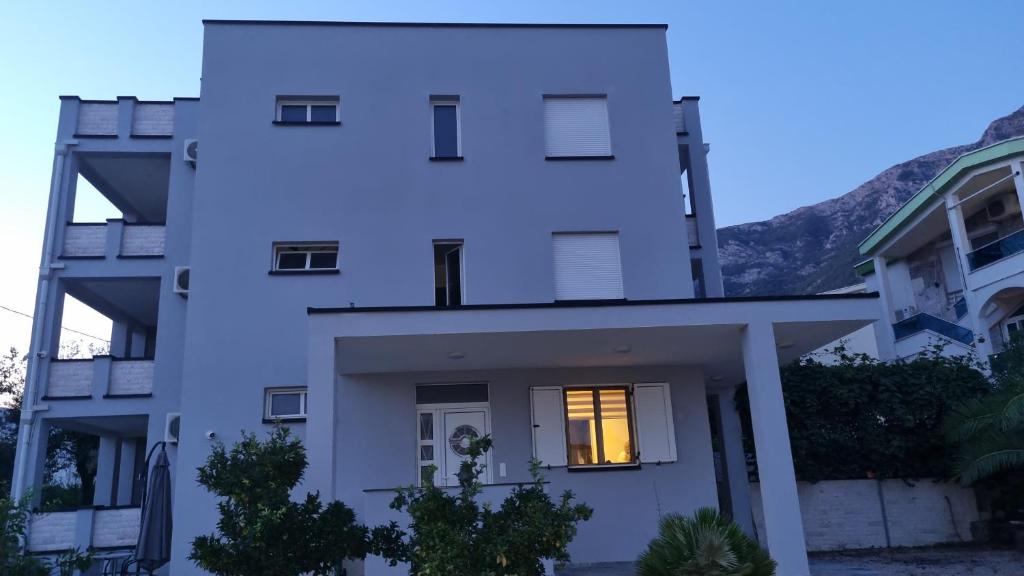 Apartmani Sutomore Tri Palme - 2
