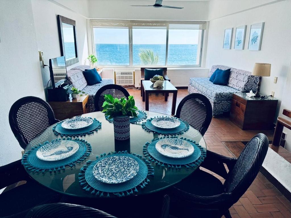 Beachfront apartment with a pool Islas del Sol - 3