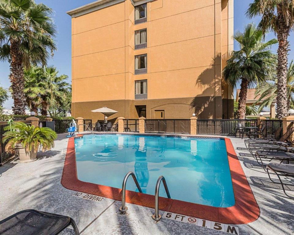 Swimming pool, Comfort Inn Southwest Fwy at Westpark in Houston (TX)