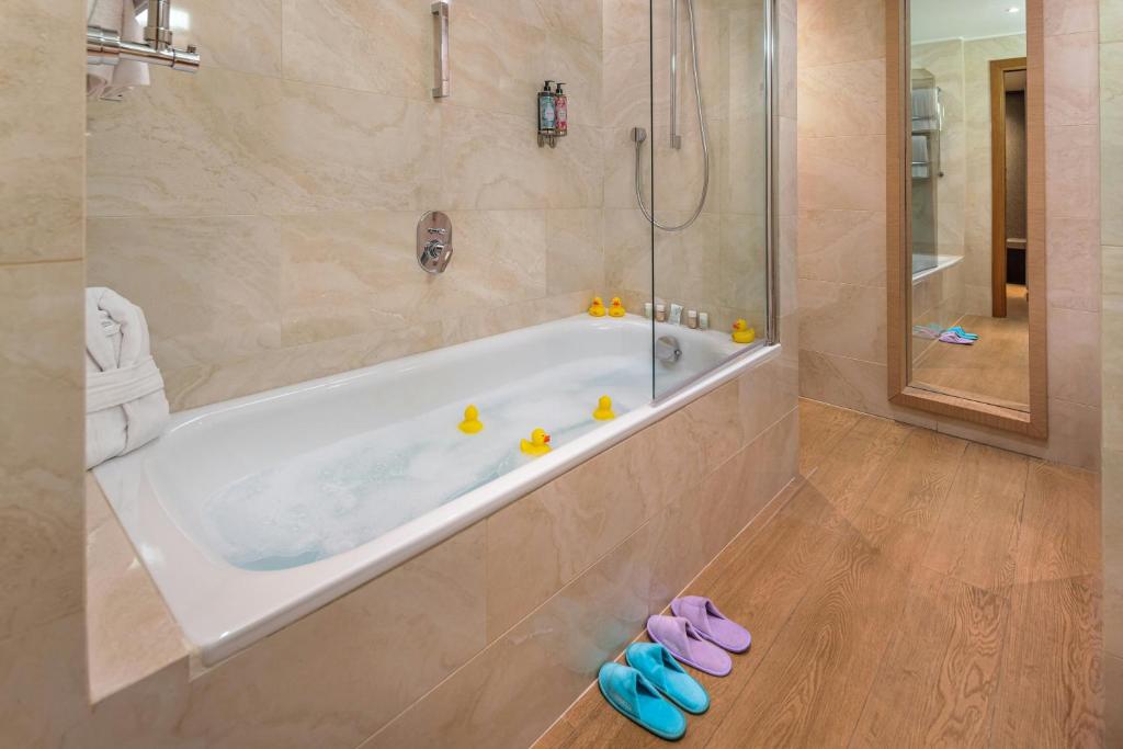 Bathroom, Starhotels Metropole in Rome