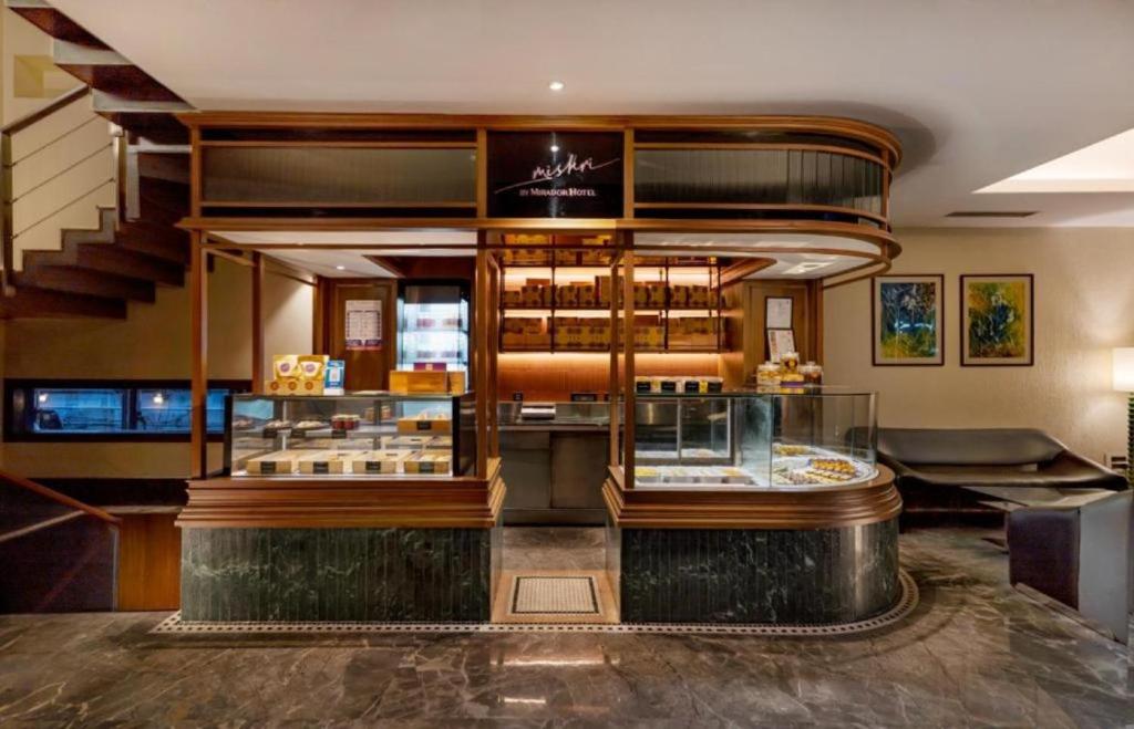 อาหารและเครื่องดื่ม